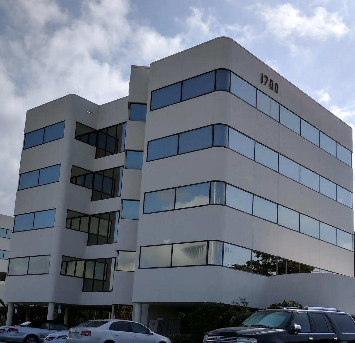 The exterior of Mustang Funding's Florida office